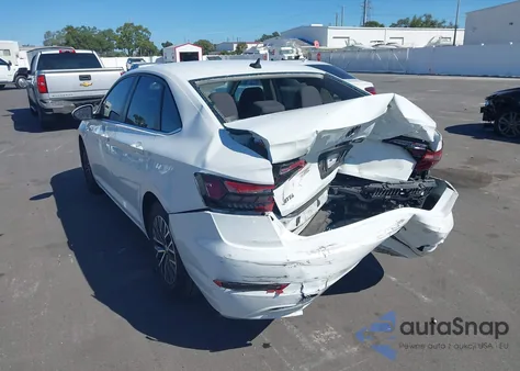 2021 Volkswagen Jetta 1.4T R-Line/1.4T S/1.4T Se z USA, uszkodzony, nr VIN 3VWC57BU3MM047529